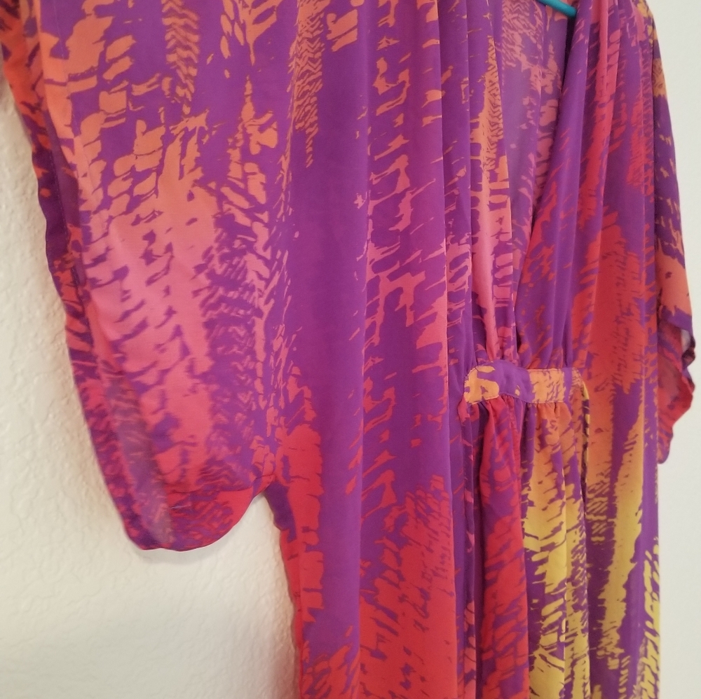 Bright Sheer Tunic - Picture 7 of 8